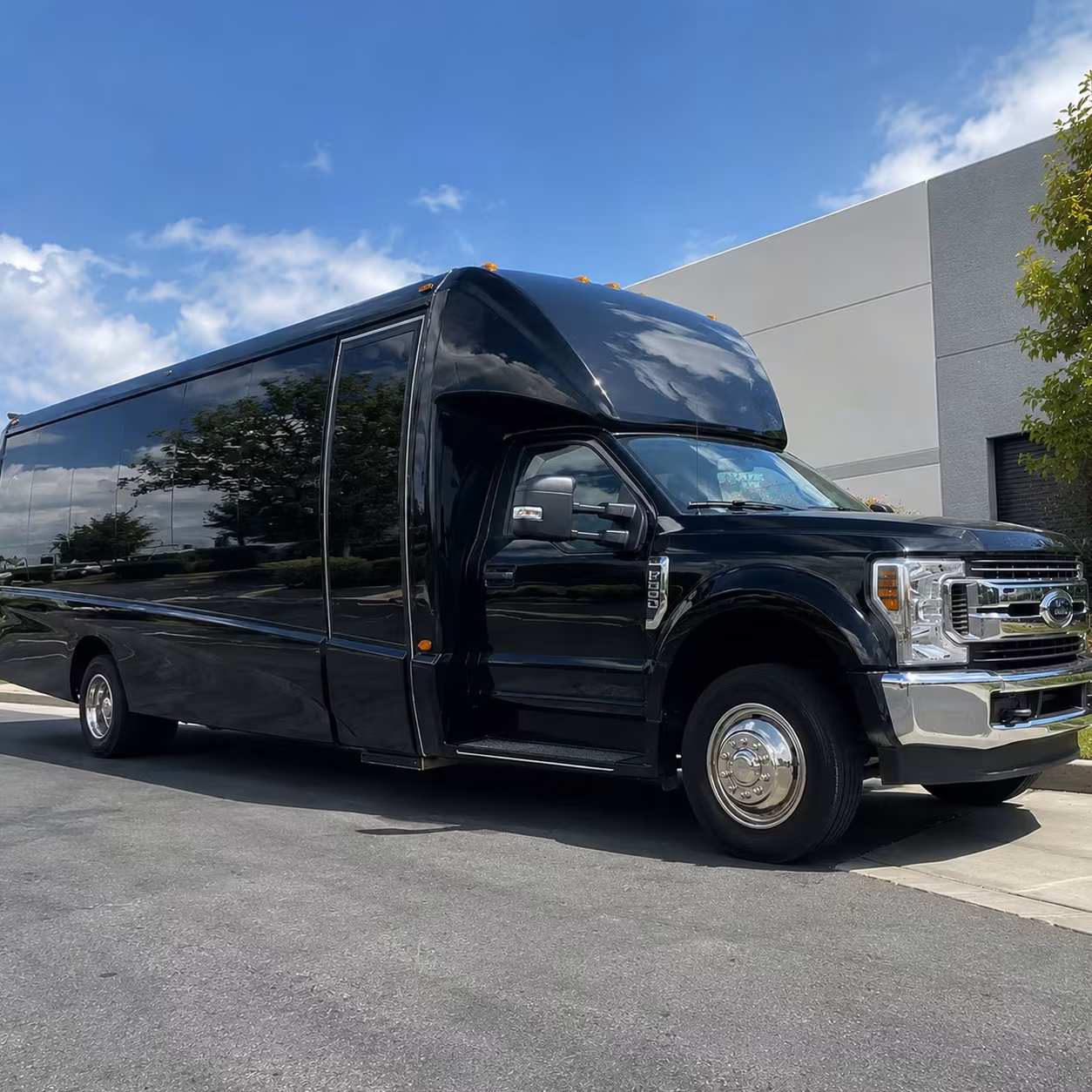 choosing the right irvine minibus or charter bus rental size